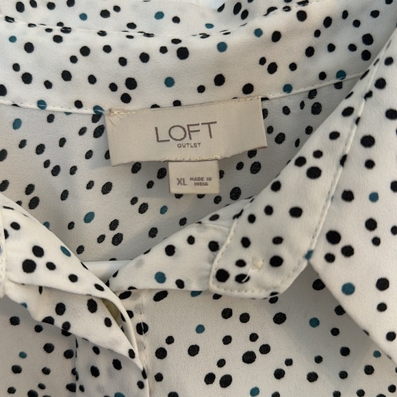Women’s Button-up Polka Dot Blouse - Size XL - Picture 4 of 5